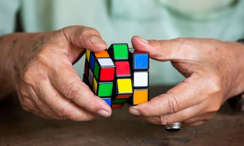 Nikoliv křížovky nebo sudoku: tuto činnost doporučují odborníci lidem starším 65 let, aby stimulovali svou paměť