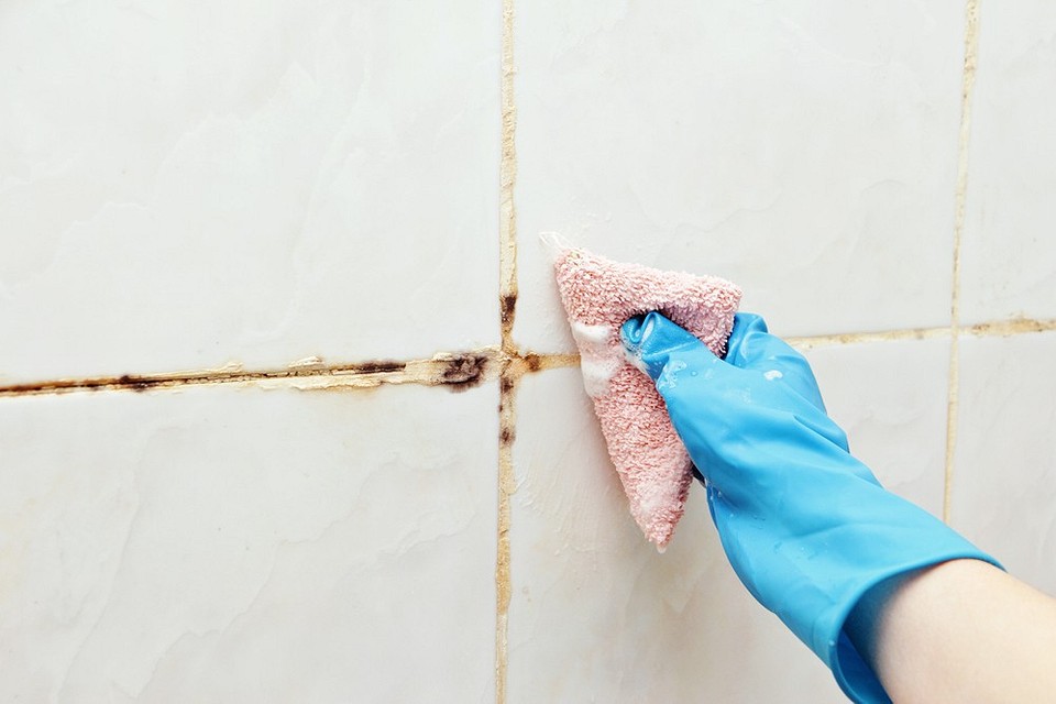 Dokonalá směs tří ingrediencí, která vás zbaví plísní v koupelně