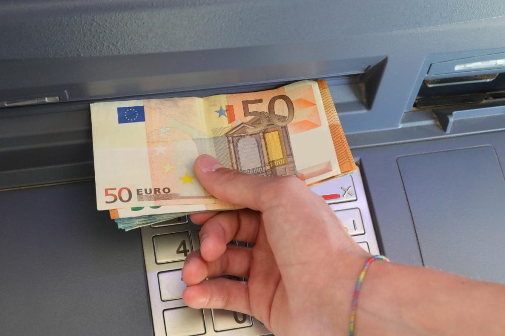 To je konec bankovek: od tohoto data přestanou platit, s výjimkou jedné evropské země.