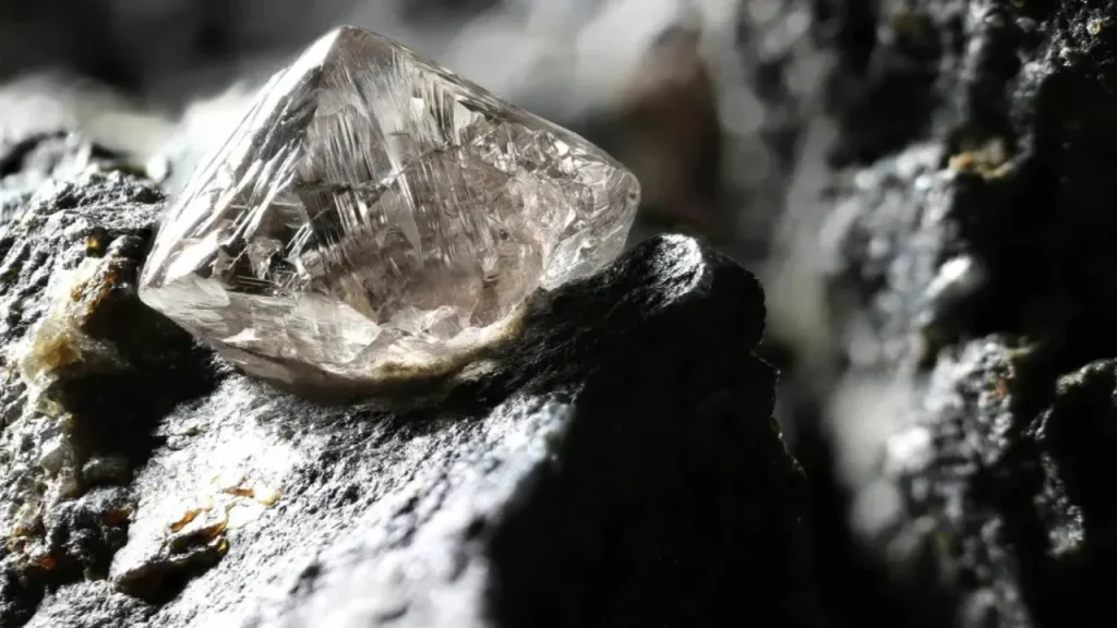 Čínští vědci po padesáti letech pokusů vytvořili nejpevnější diamant na Zemi