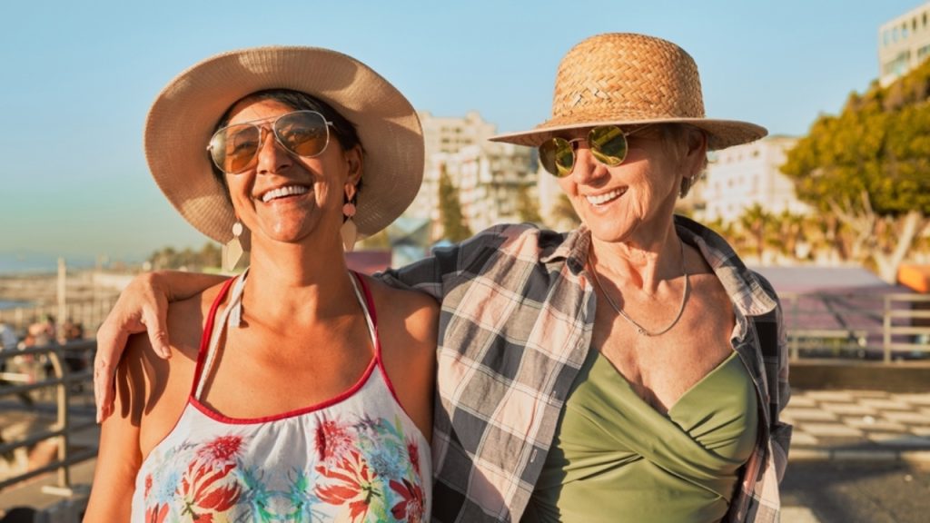 „V 70 letech může být schopnost kůže syntetizovat vitamin D o 75 % nižší než v mládí“: kdy užívat doplňky stravy