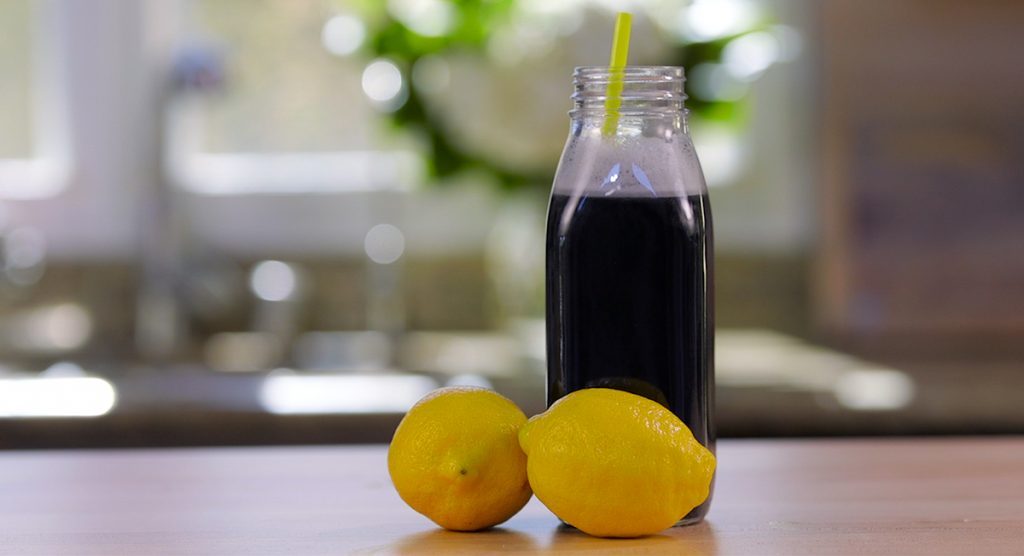 Málokdo ví: proč míchat aktivní uhlí a citron?