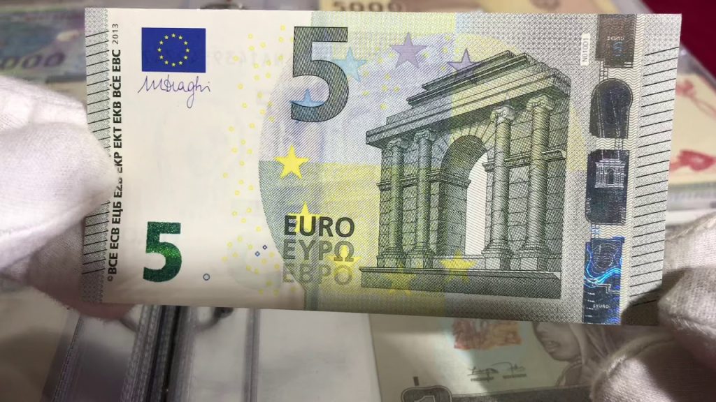 Je to oficiální: bankovky v hodnotě 5 eur budou v roce 2026 nahrazeny a zde je jejich podoba