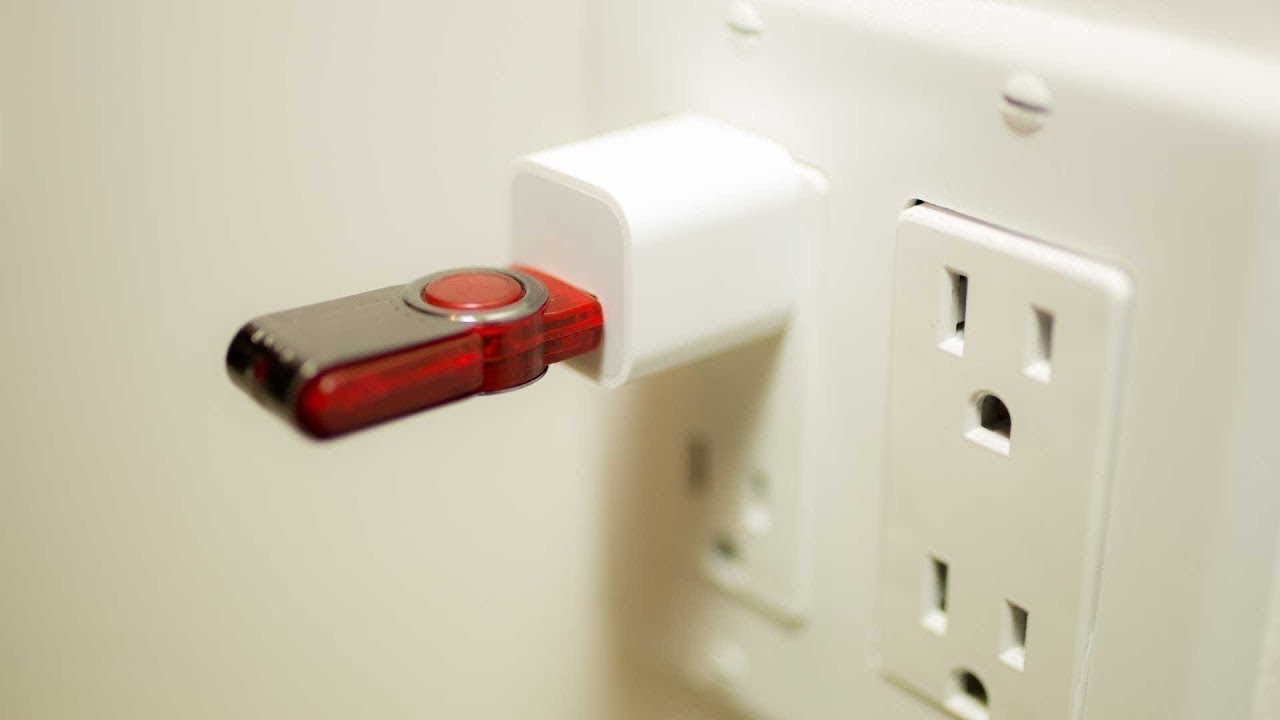 Co se stane, když připojíte USB flash disk k nabíječce mobilního telefonu: vyzkoušel jsem to a stalo se toto