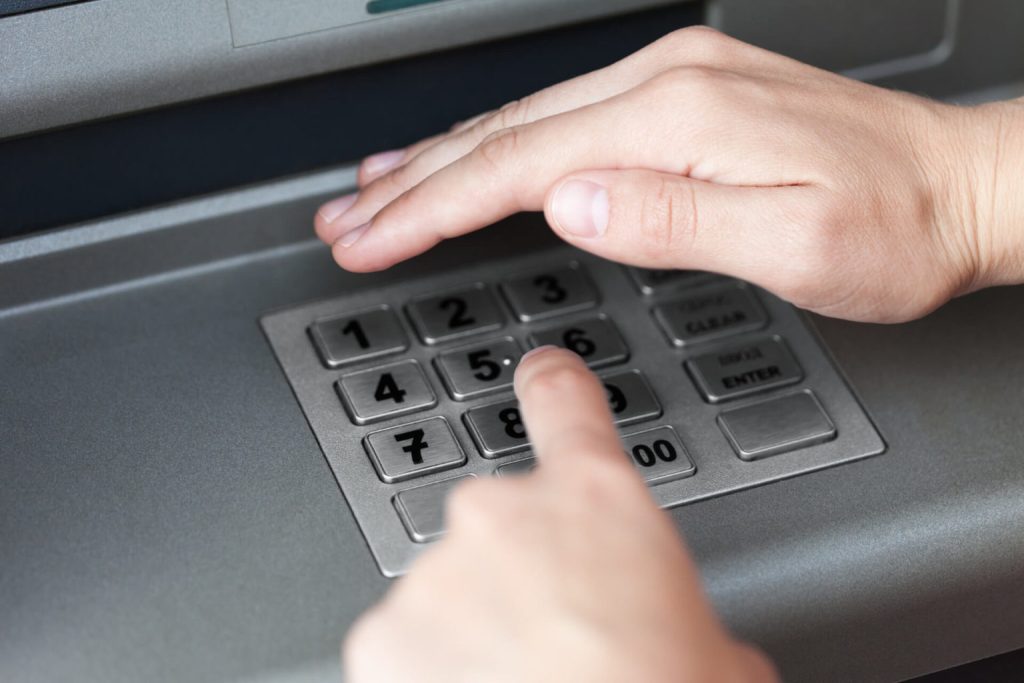 20 PIN kódů, které by nikdy neměly být uvedeny na vaší debetní nebo kreditní kartě, jinak by vám mohly strhnout peníze z účtu