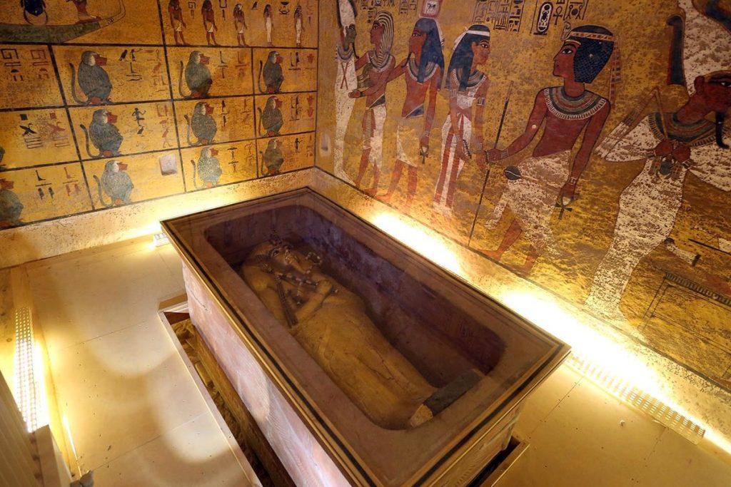 Archeologové odhalili nové tajemství Tutanchamonovy hrobky: byla ukryta 3000 let