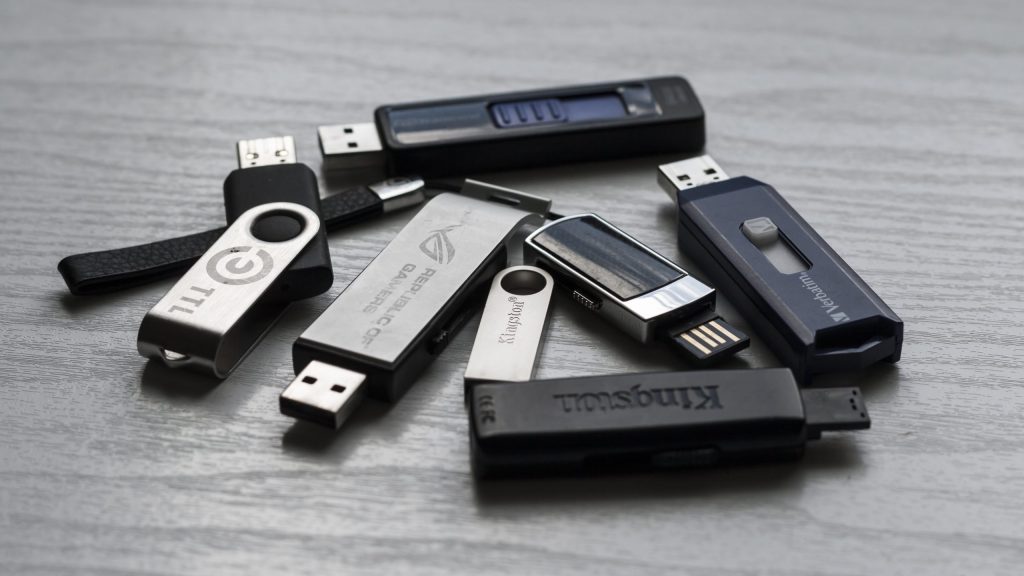 Pokud máte starý USB flash disk, nevyhazujte ho, máte doma poklad: pět způsobů, jak ho využít